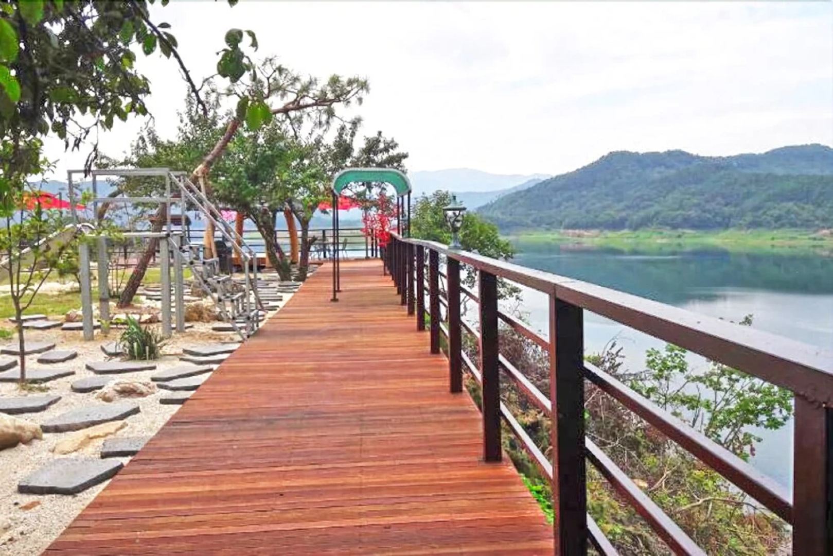 Jinan Yongdam dam Haneul Pension