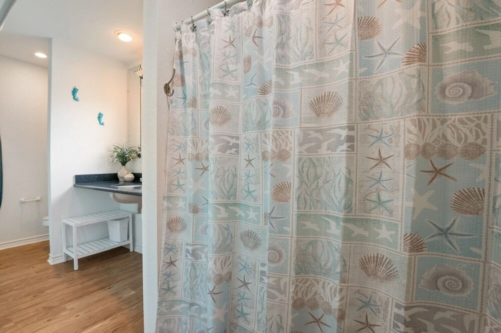 A Texas Star 3 Bedroom Home by RedAwning