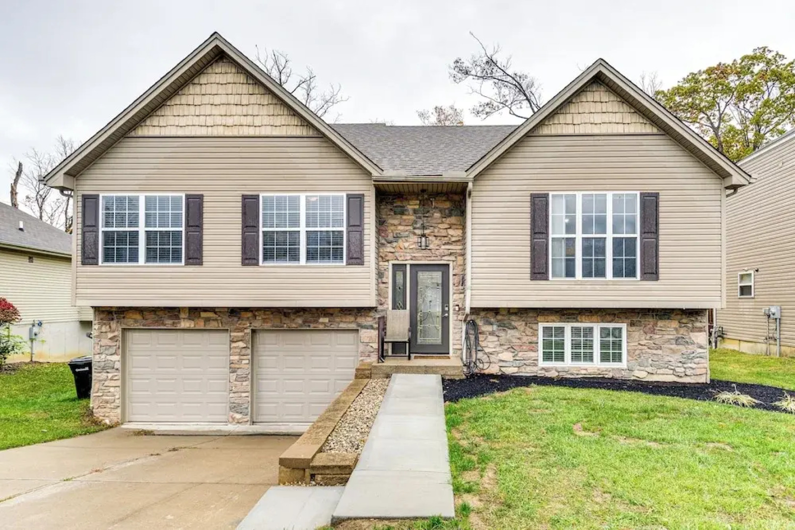 Cozy Ohio Home - Deck, Arcade Games & Near Golfing