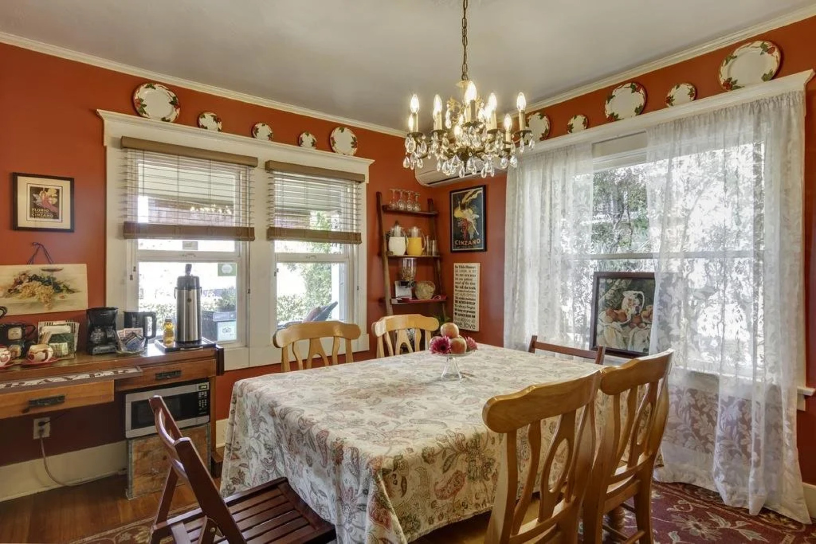 Hillcrest House Bed & Breakfast