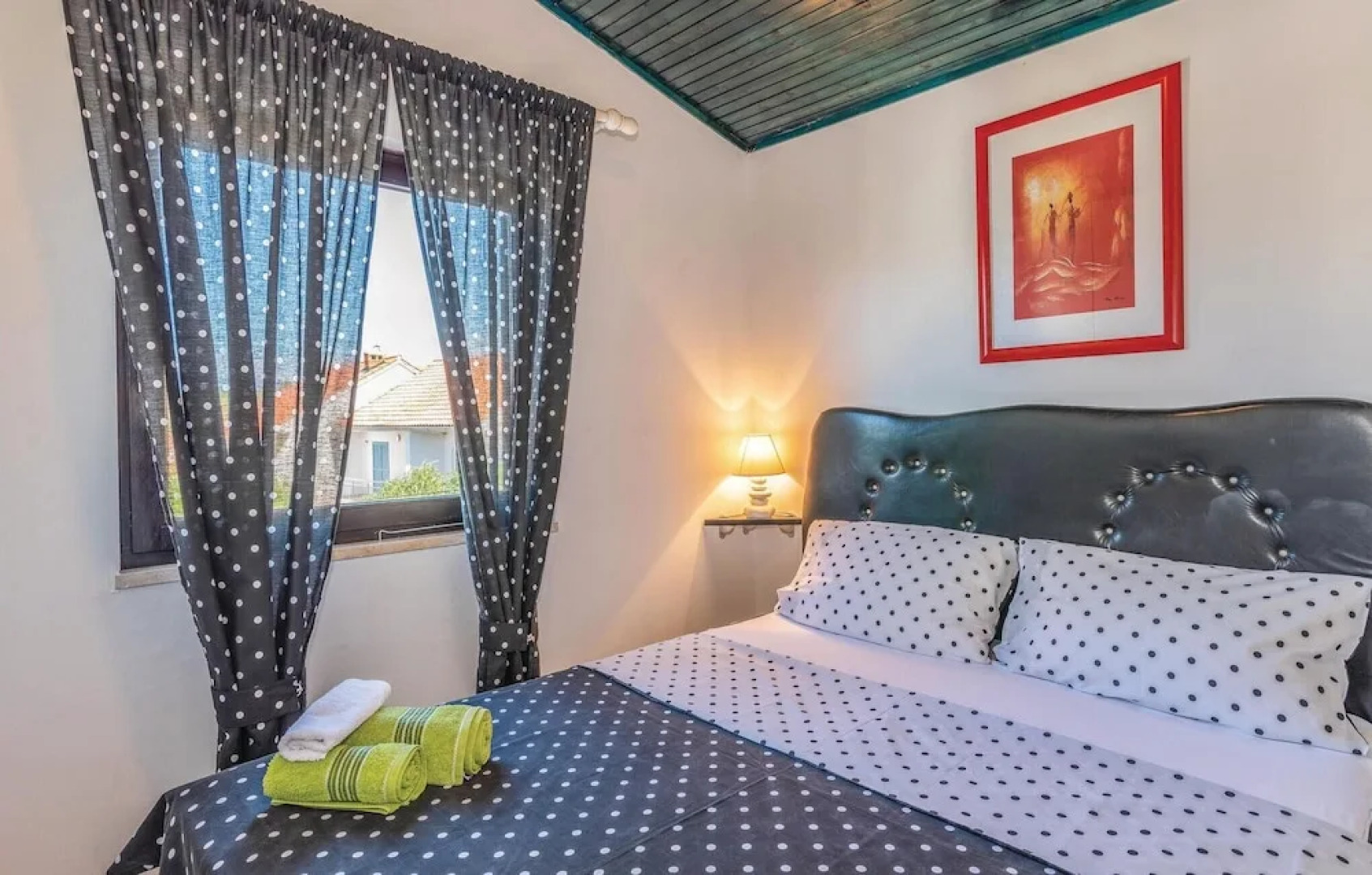 Amazing Home in Klimno With Wifi and 5 Bedrooms