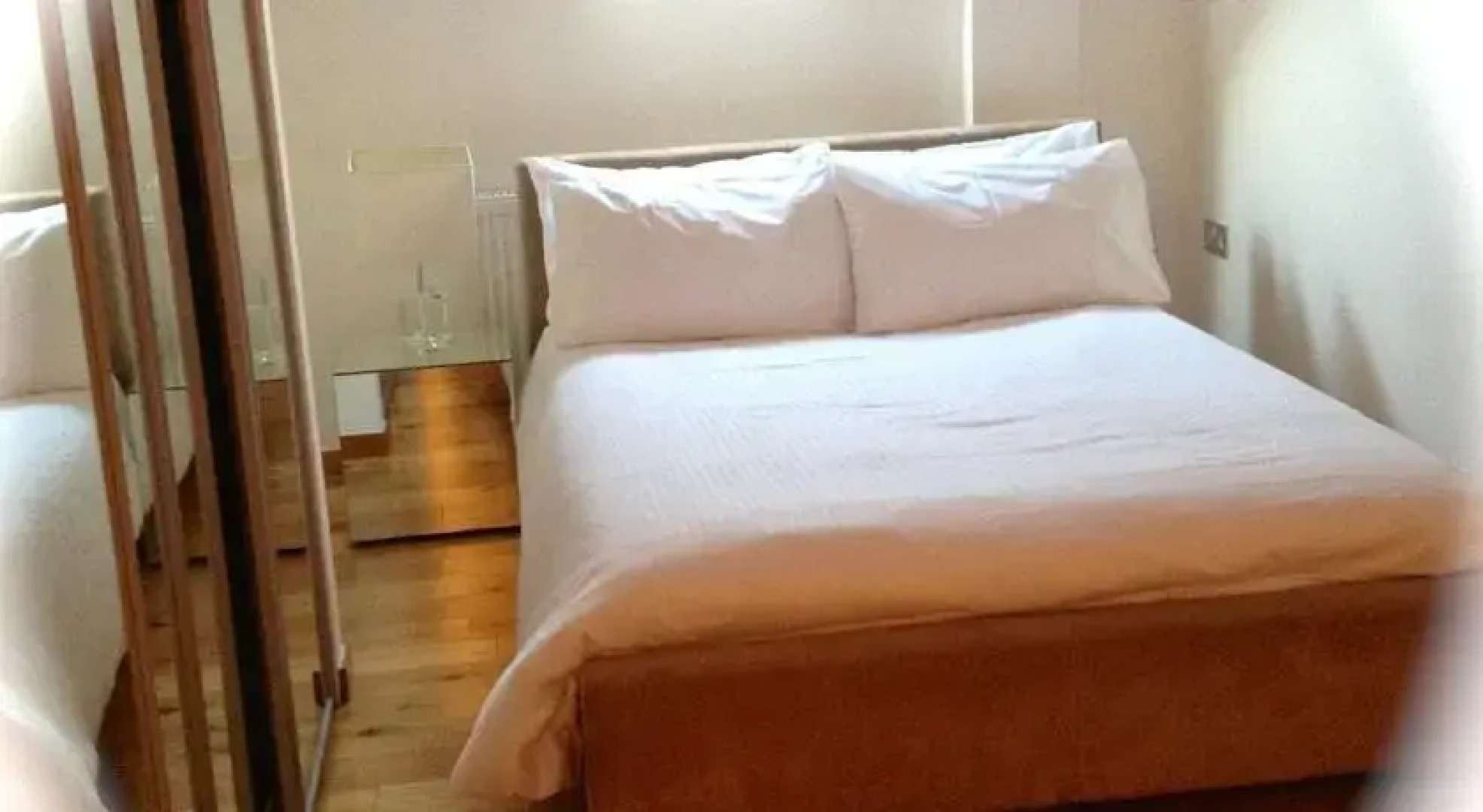 Numer 3 , FLat 12 Lorne Park Road