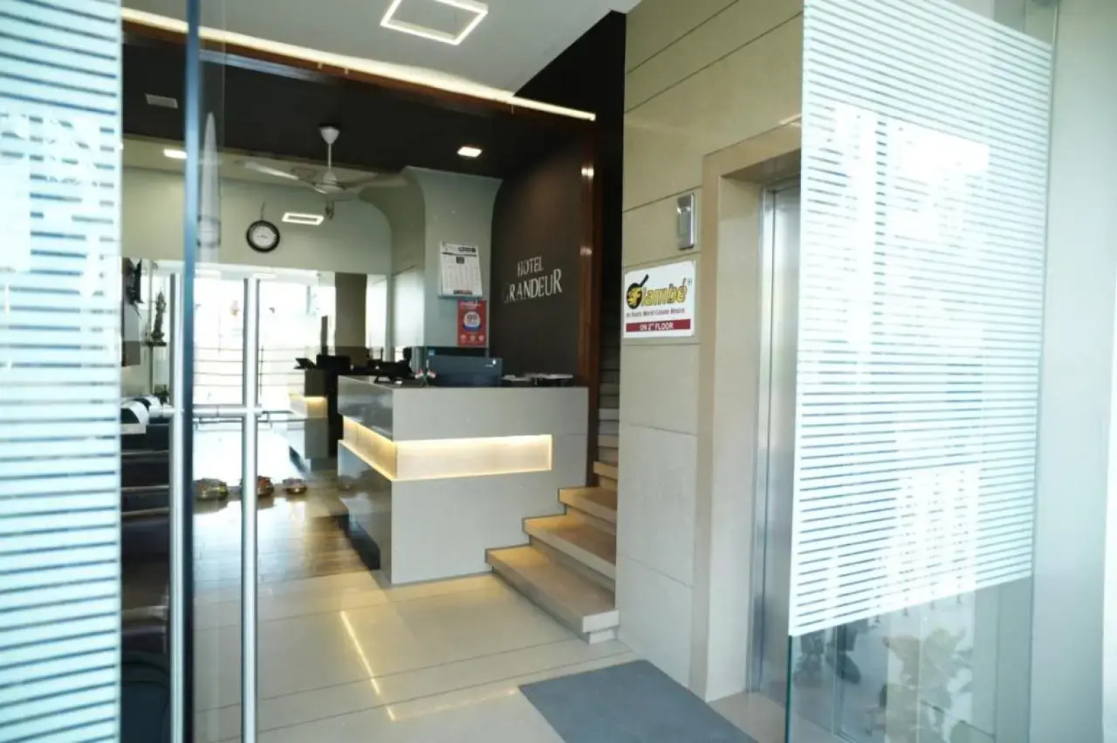 Hotel Grandeur