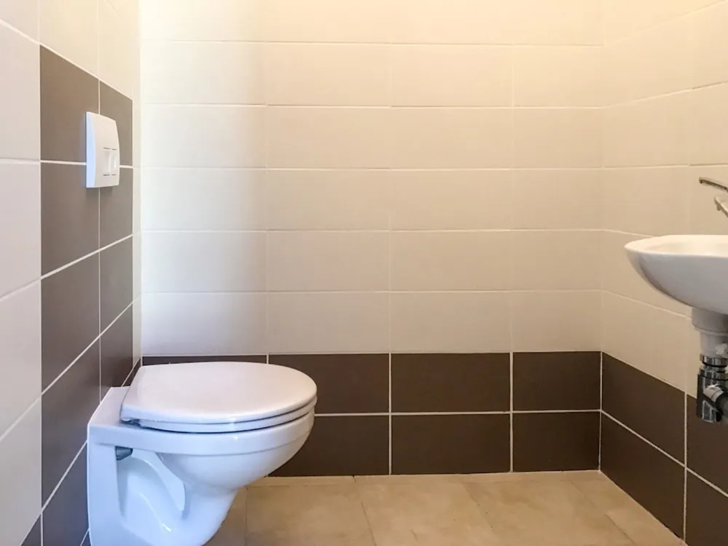 Pretty Holiday Home With Terrace, Garden, Barbecue, Veranda