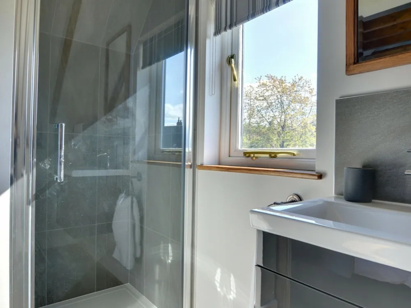 With Wonderful Views, This Could be the Most Romantic Hideaway Ever