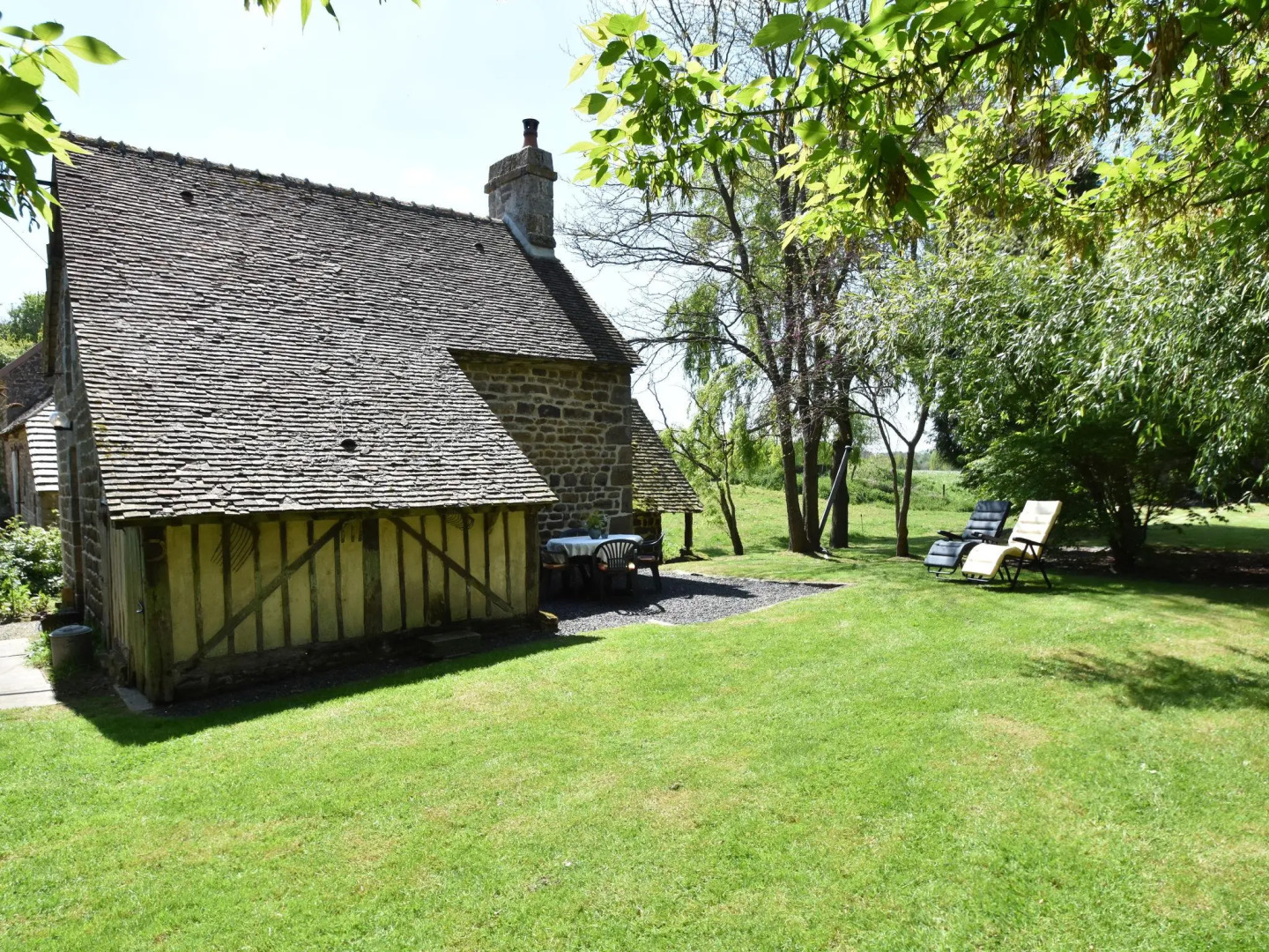 Cozy Holiday Home in Ceauce near Lake