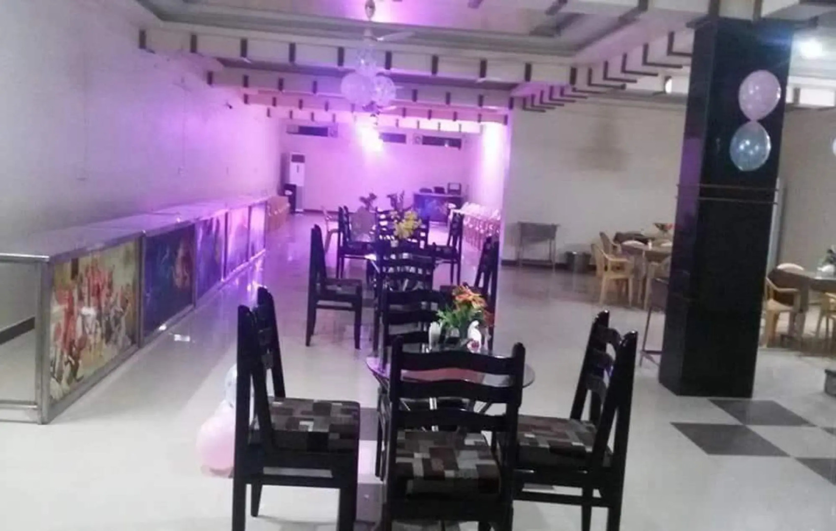 Friends Hotel & Restaurant