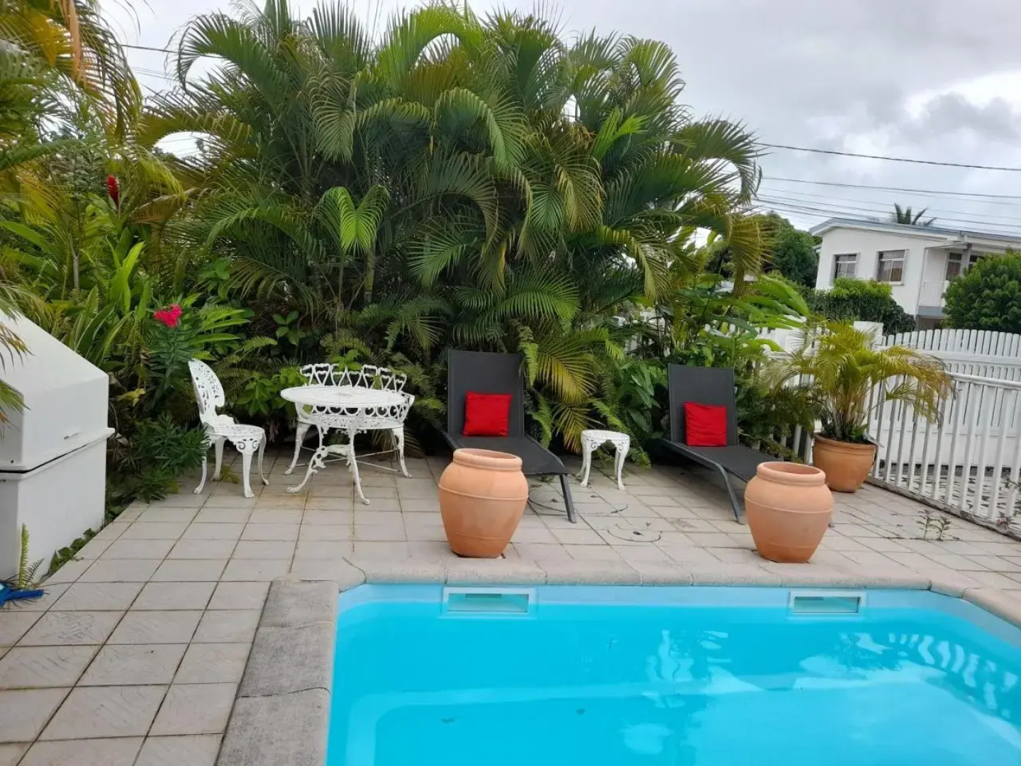 Coquet F2 Climatise Avec Piscine Au Lamentin