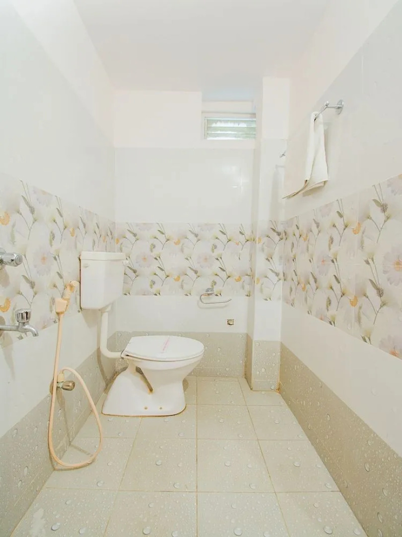 OYO 15936 Hotel Gnr Residency