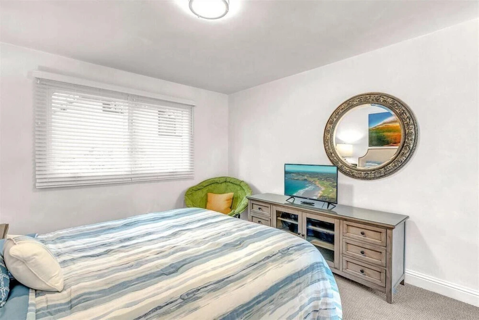 Pebble Beach Barking Seals - 5min Walk to the Beach!