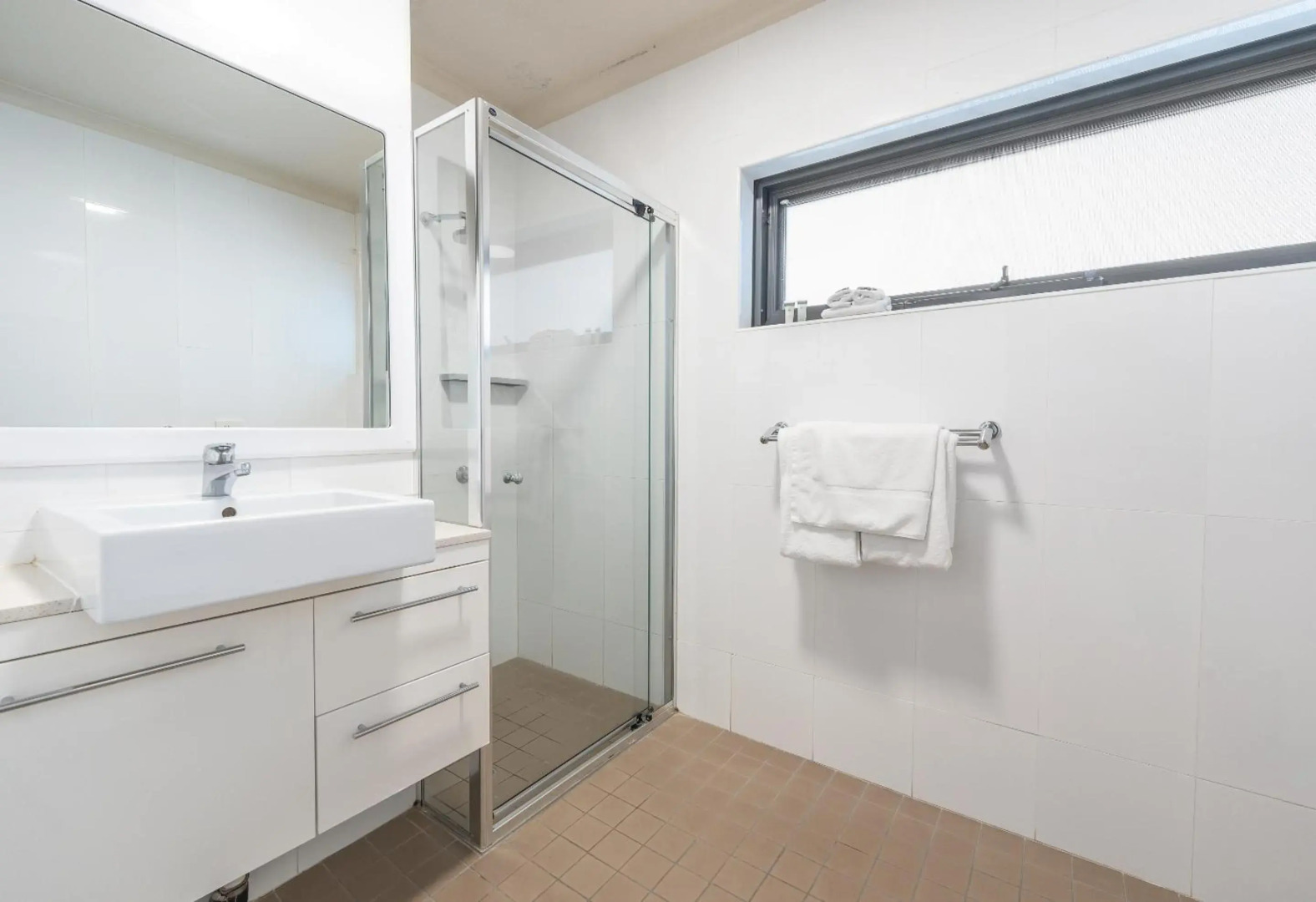 Forrest Hotel and Apartments