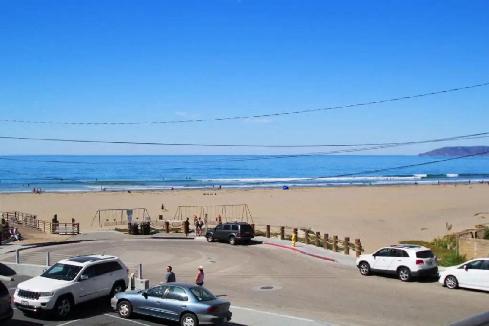 Beach House Inn & Suites