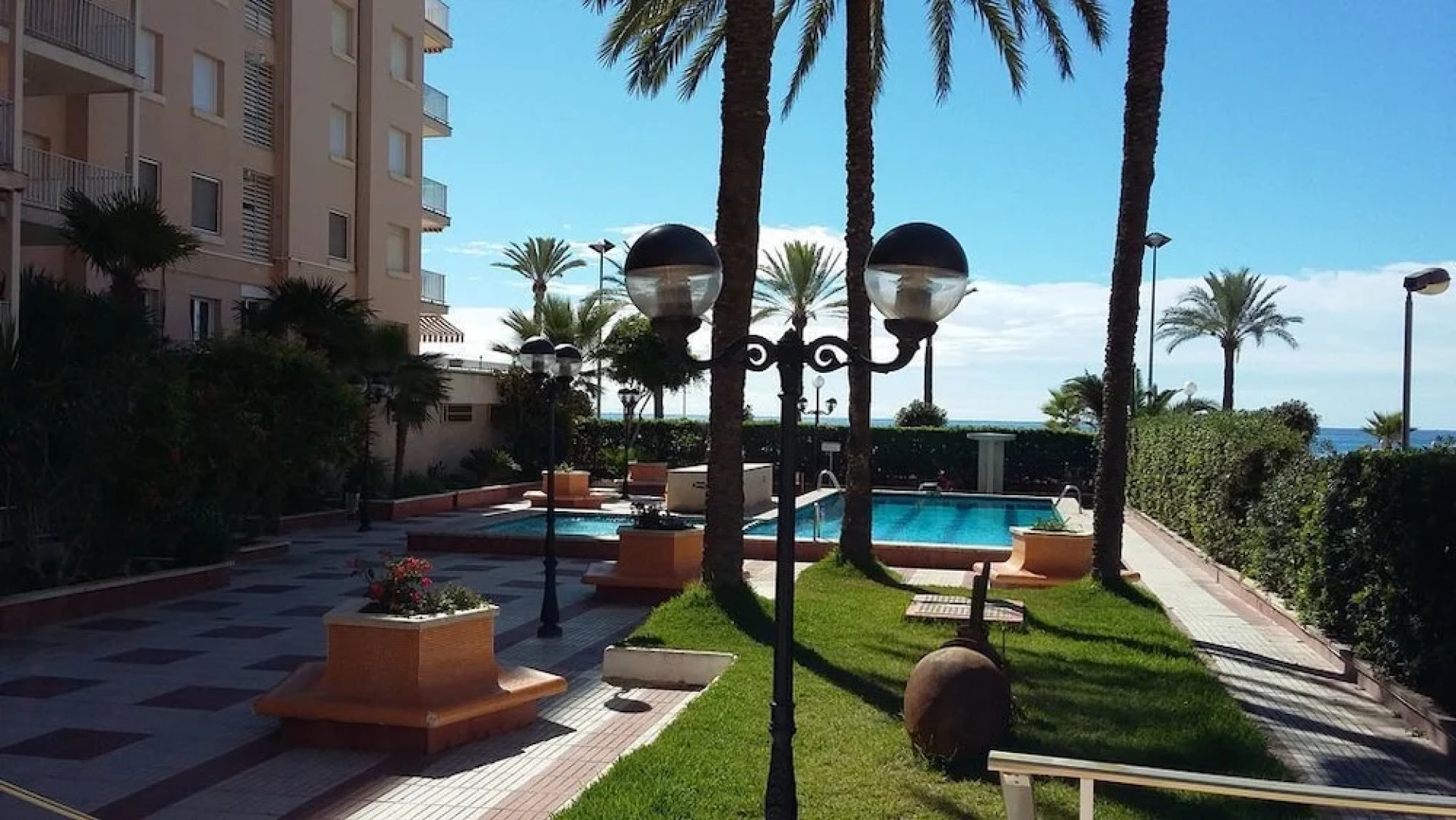 Sea Front Apartment 2 Pools