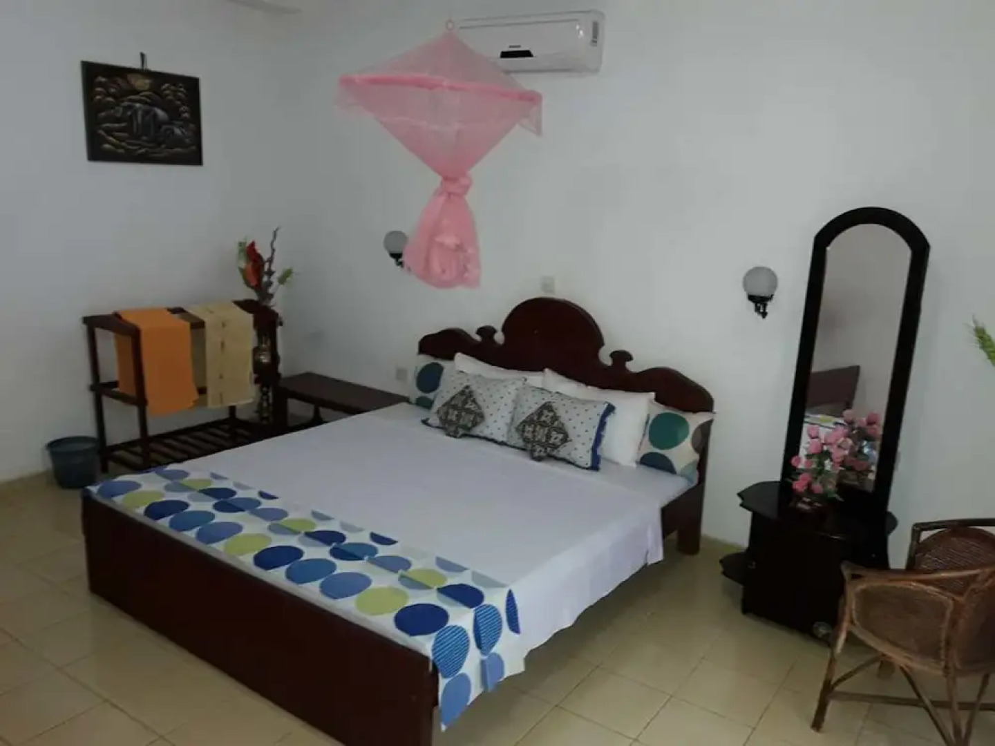 Yoho Sadewa Holiday Inn