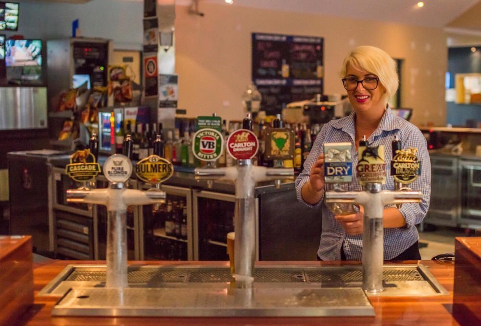 Yonggang Business Hotel