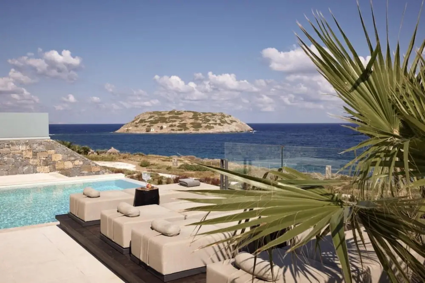 Melitina - Beautiful Waterfront 3 bed Room Villa