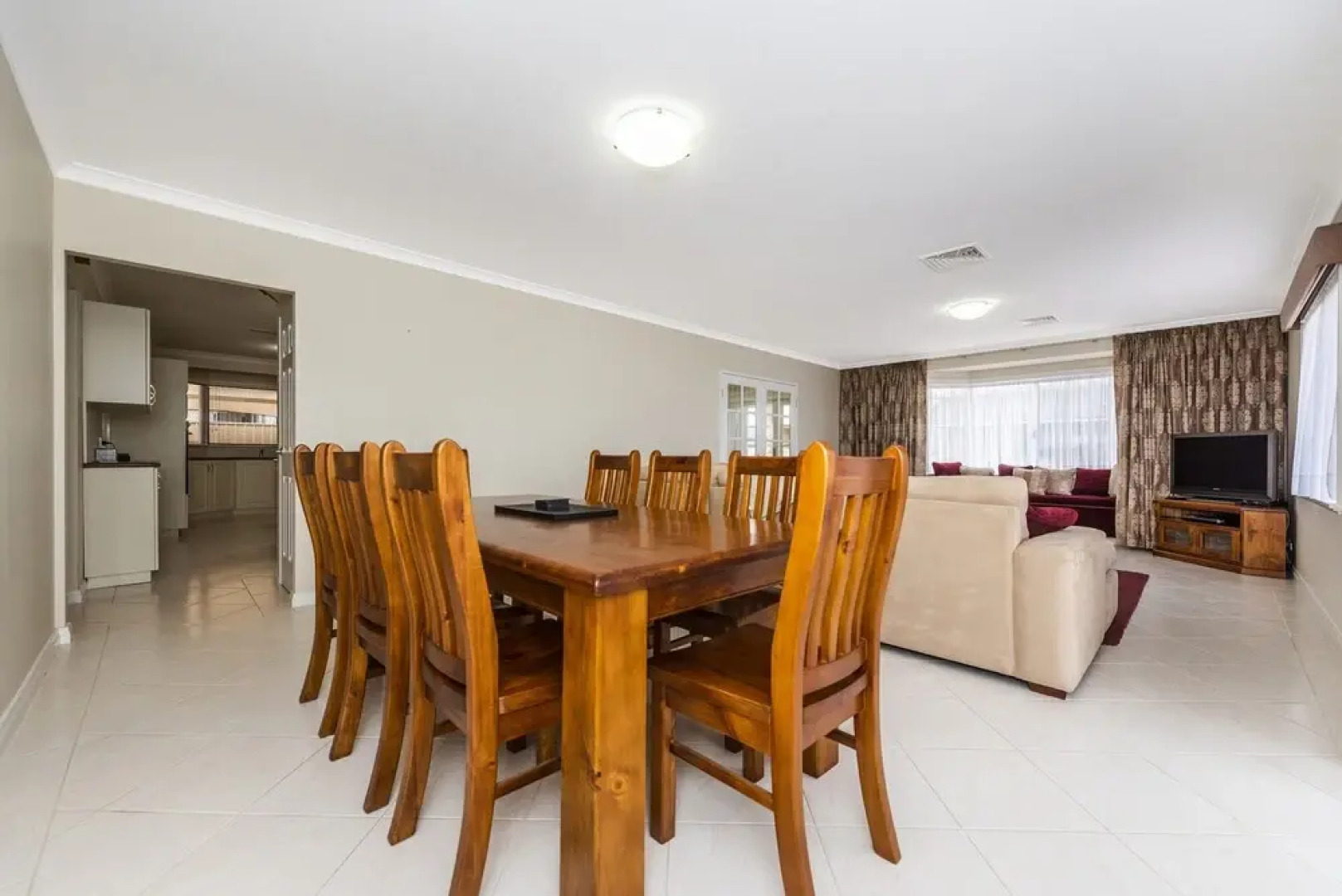 The Oversea'r - Luxury at its Best