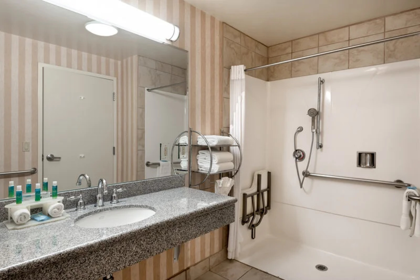 Holiday Inn Express & Suites Lathrop