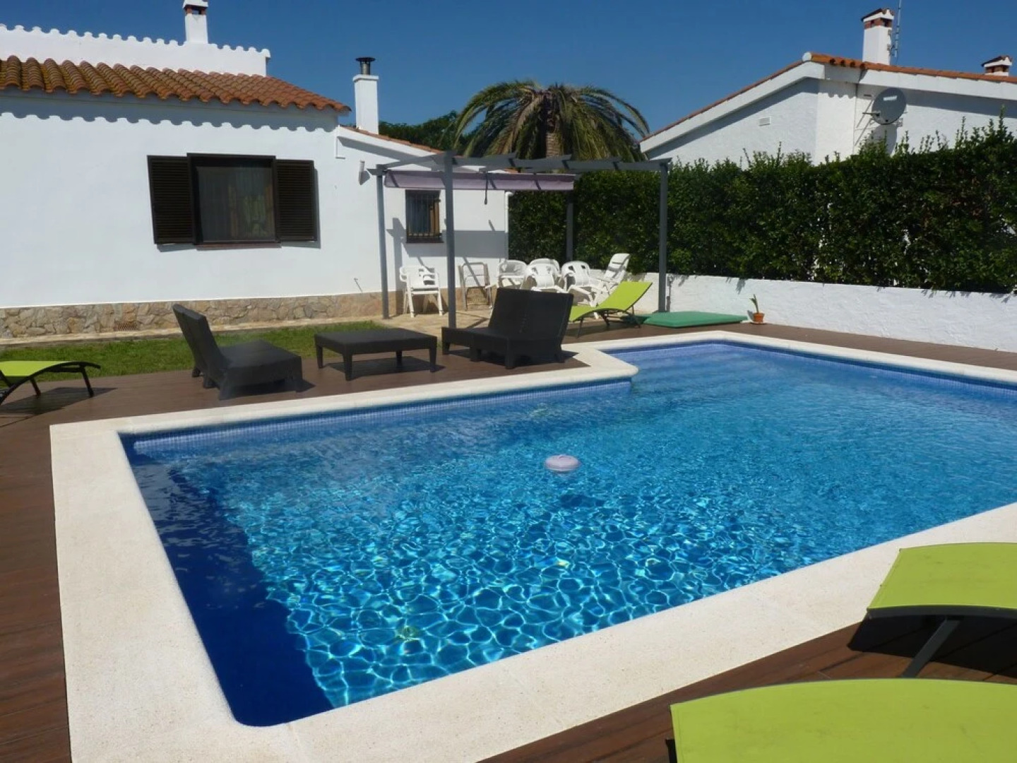 Holiday House With Private Pool for 4 People in Sant Pere Pescador