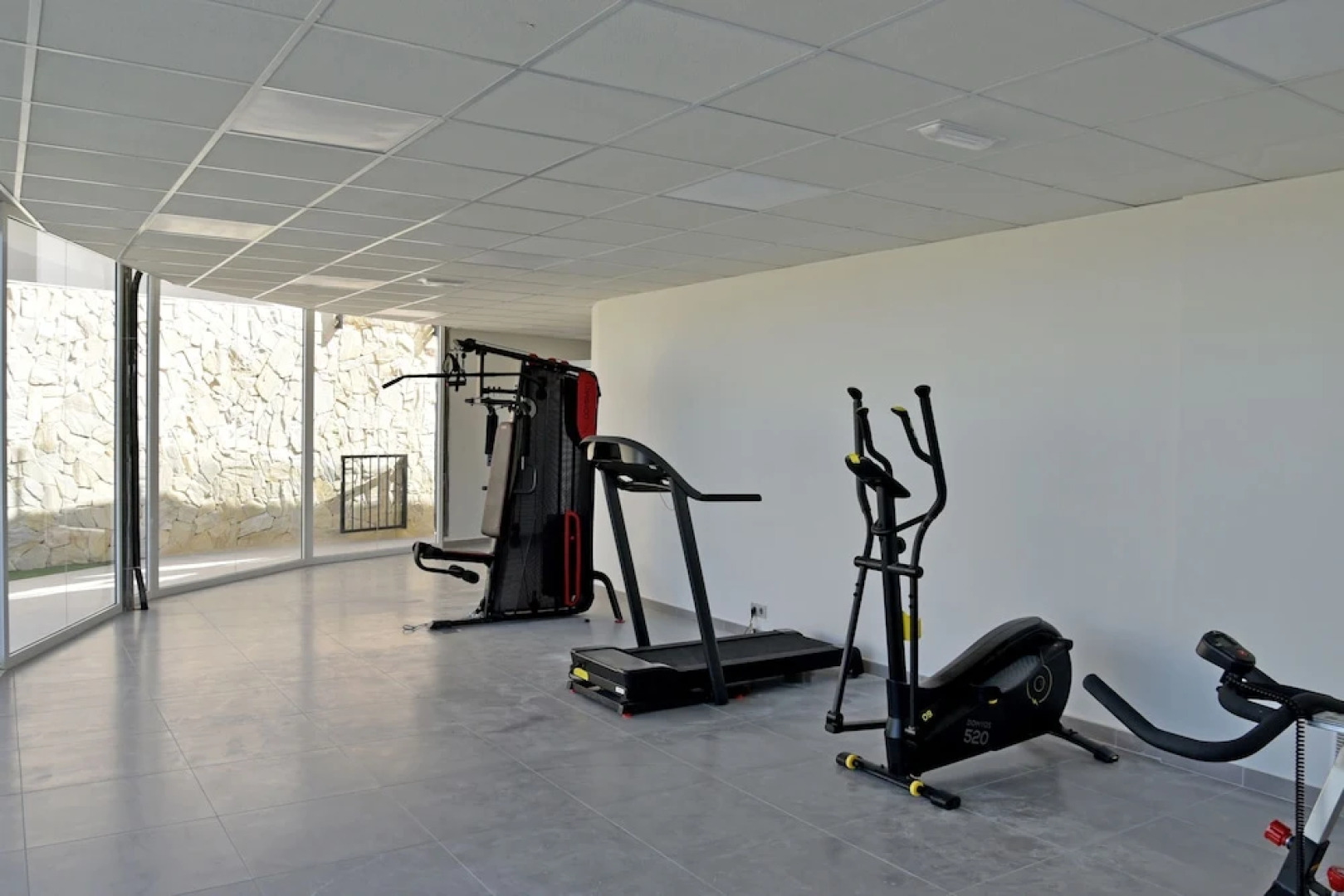 Luxury Apartment on the Beach with Pool 6