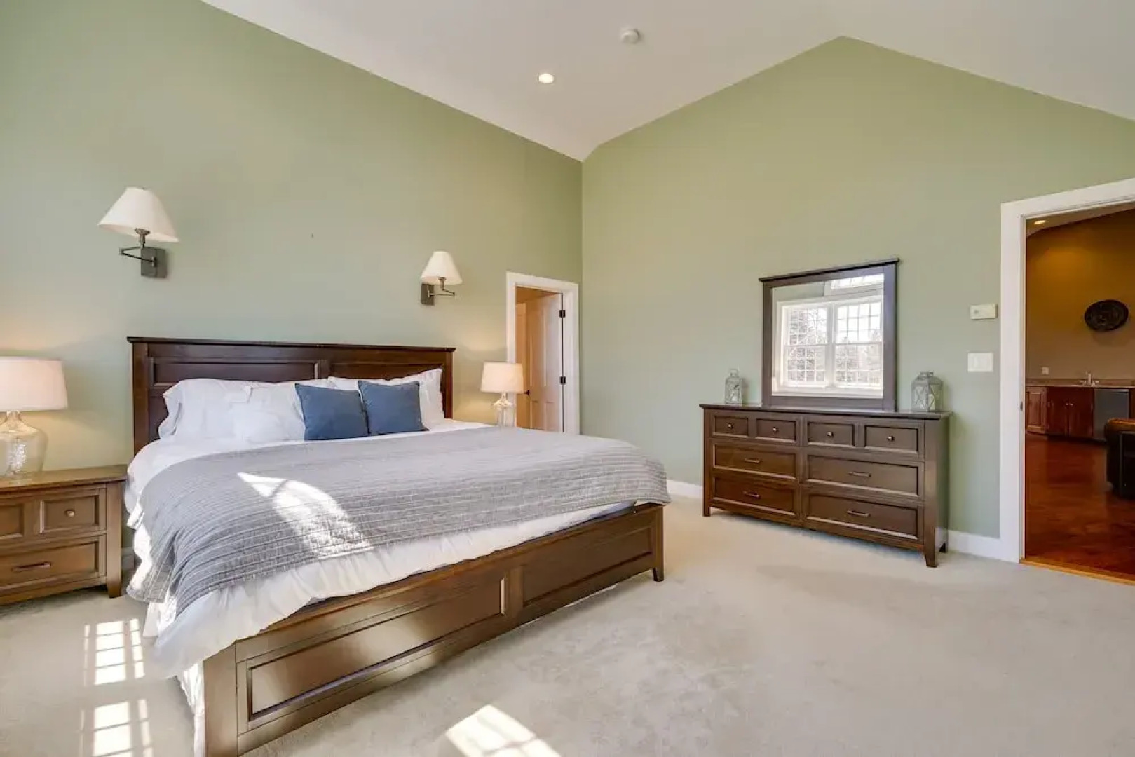 Marlboro Escape: 9 Mi to Mount Snow Resort!