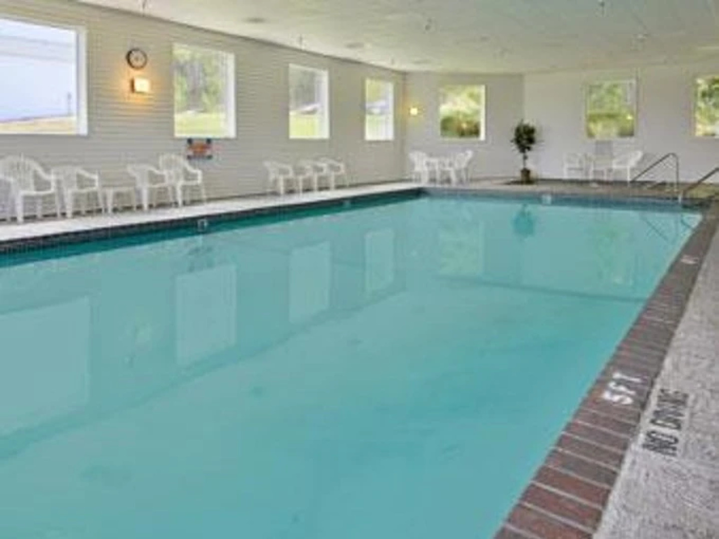 Super 8 Motel - Petoskey