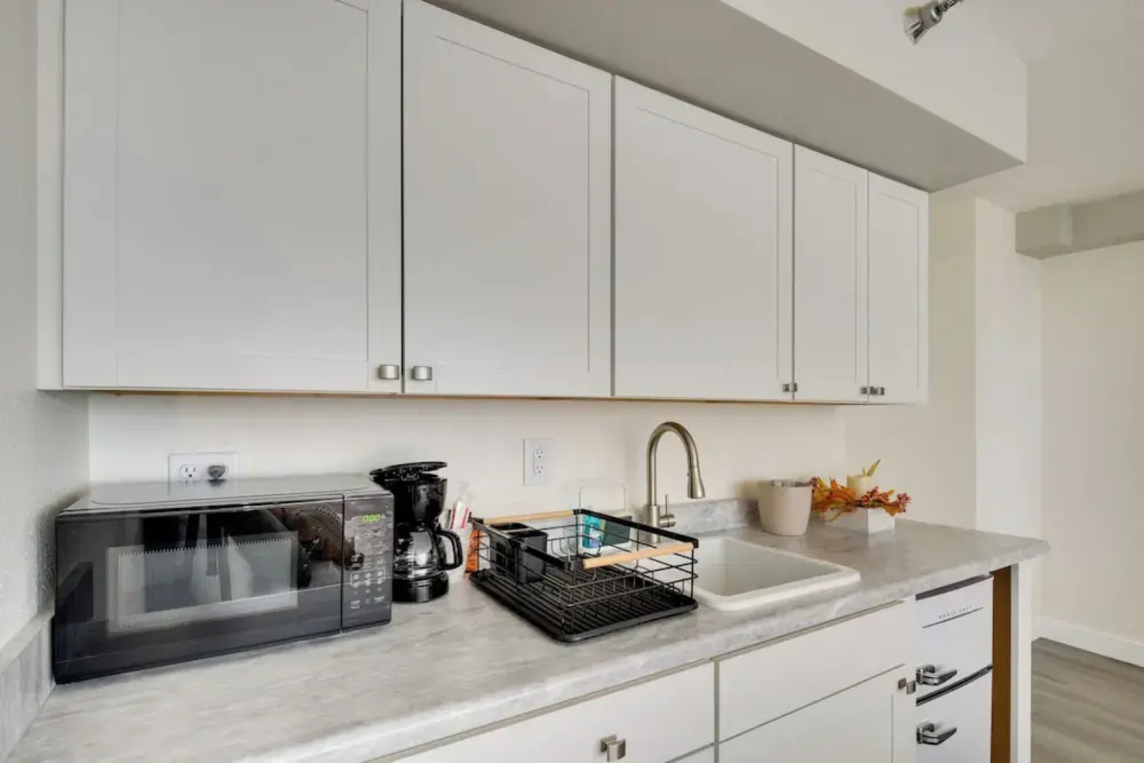 Beachfront Gem w/ Community Pool in Daytona!