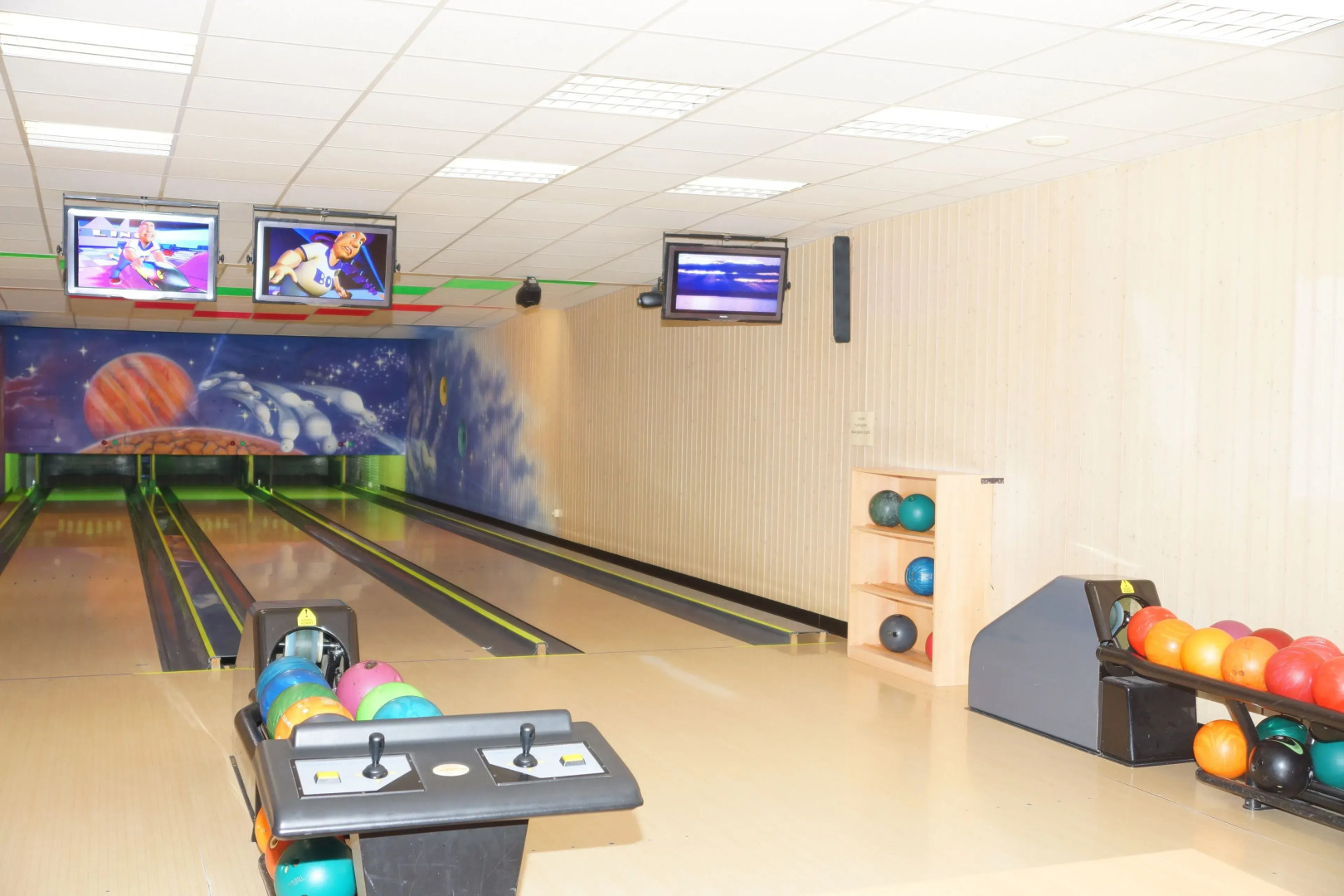 Warias Hotel & Restaurant