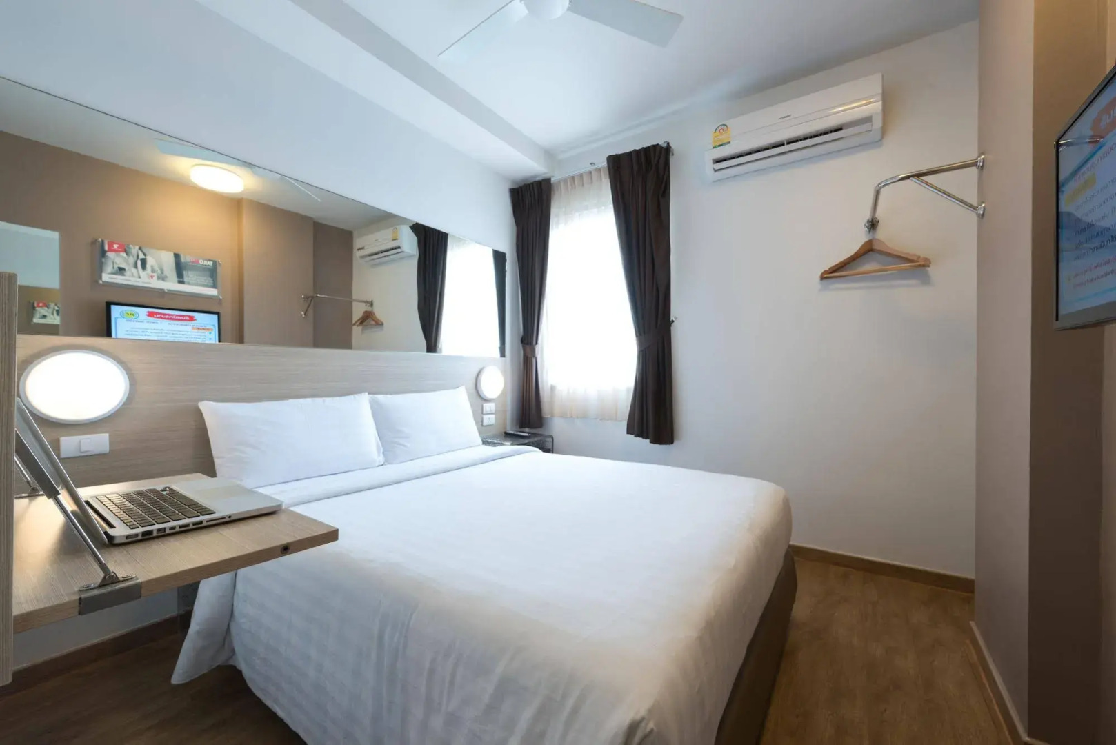 Easy Planet Phuket, Patong