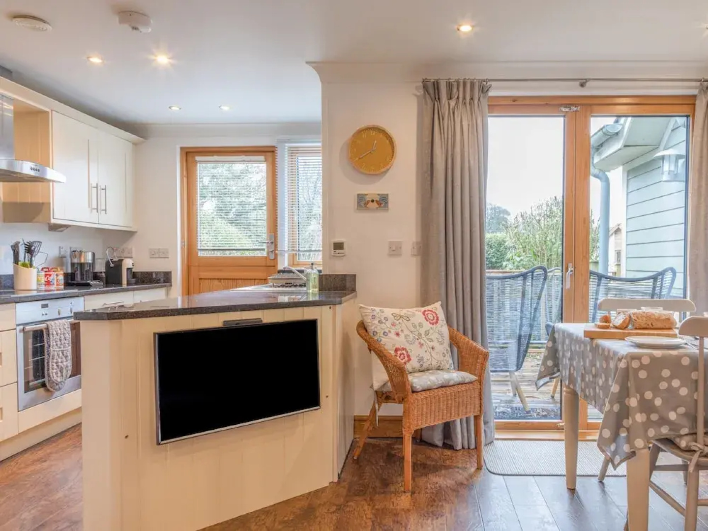 5 Court Cottage, Hillfield Village