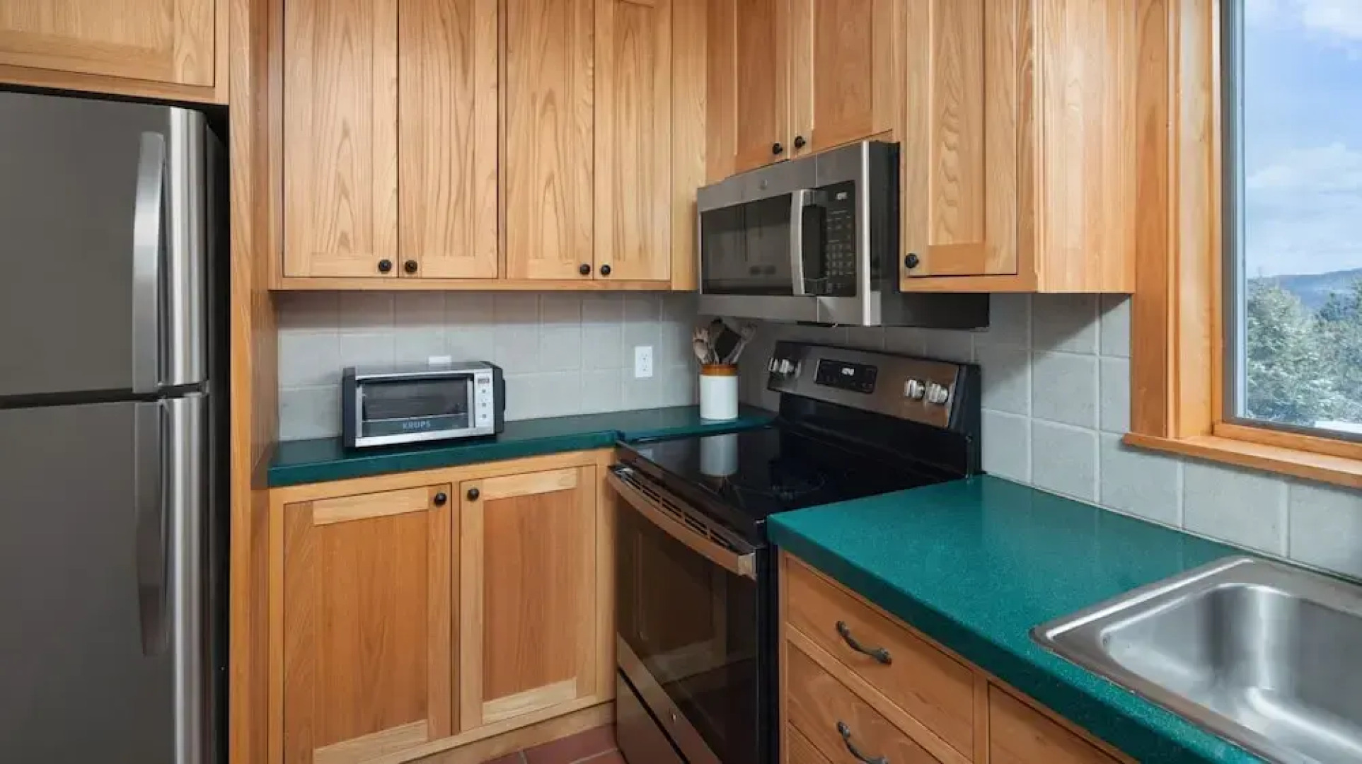 Clyde's Cabin 4 Bedroom Home