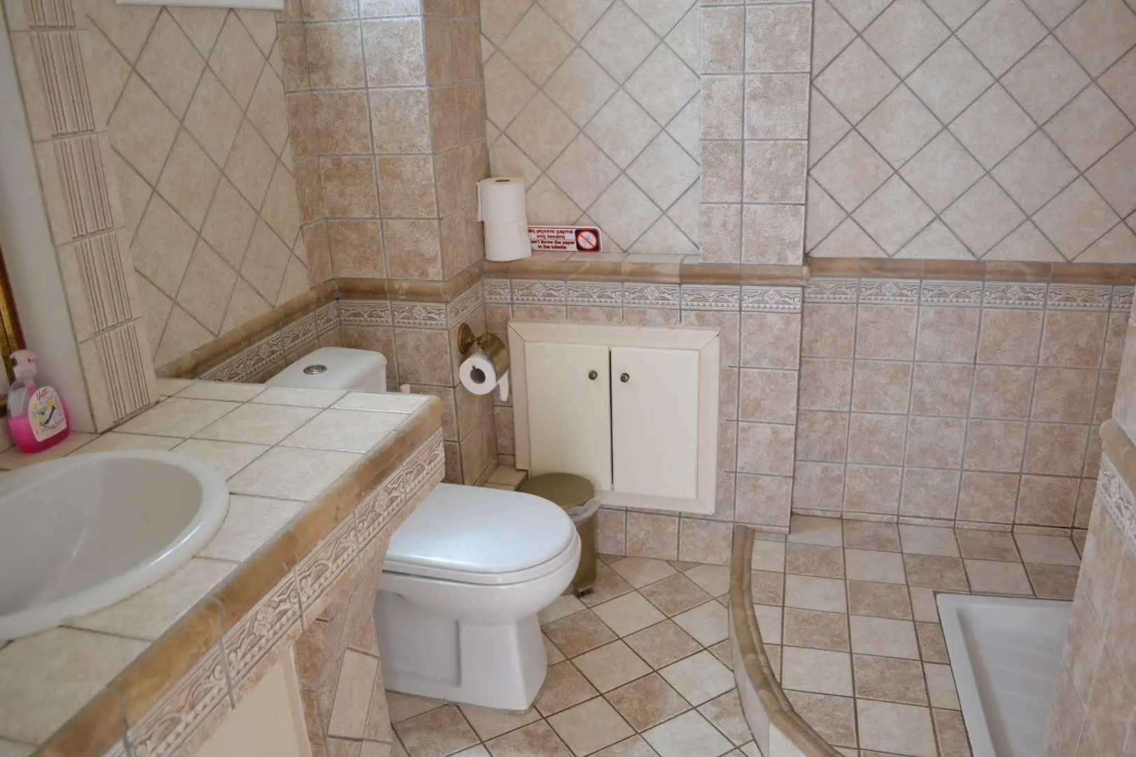 Edem Studios & Apartments