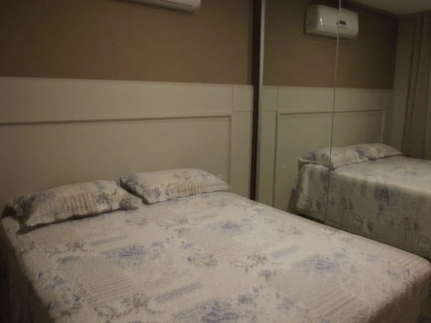 Cobertura com piscina aquecida/ Praia do Mariscal