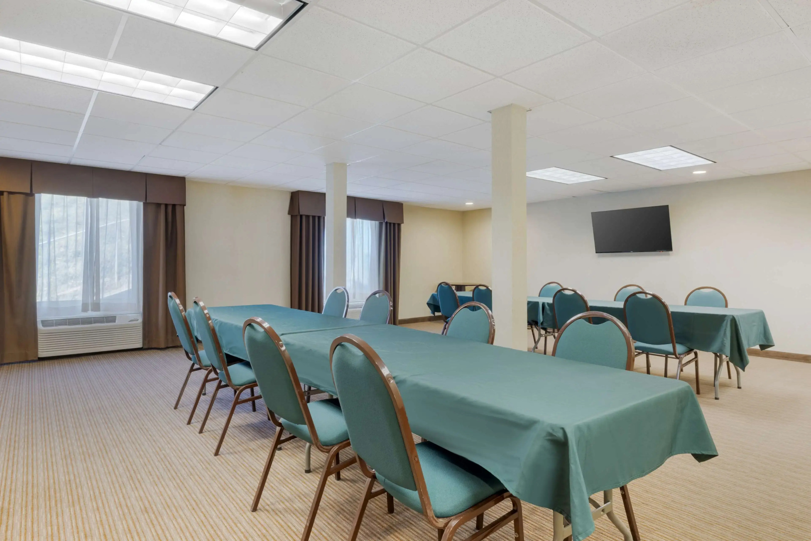 Best Western Plus Marina Shores Hotel
