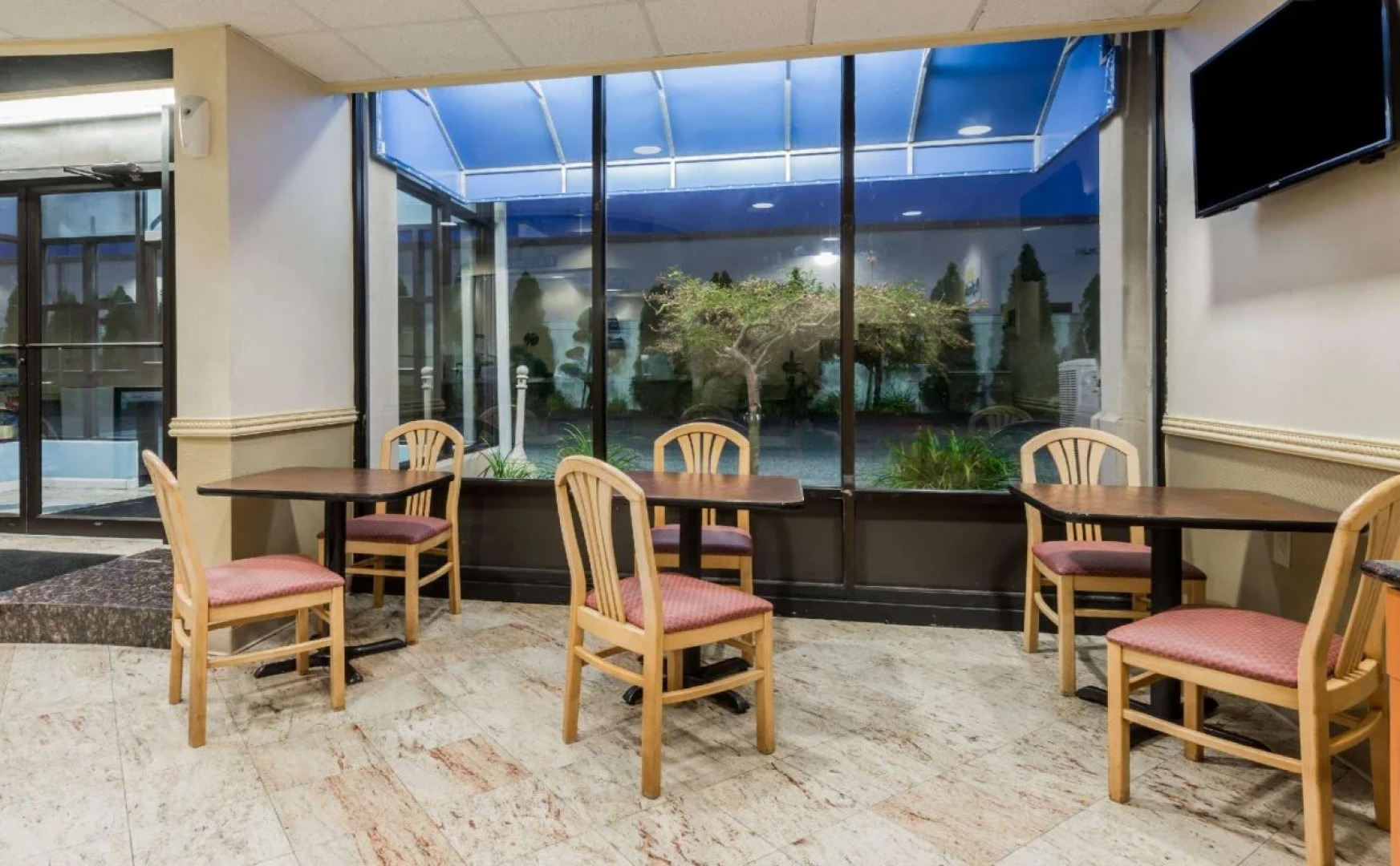 Days Inn by Wyndham Hartford/Closest Downtown