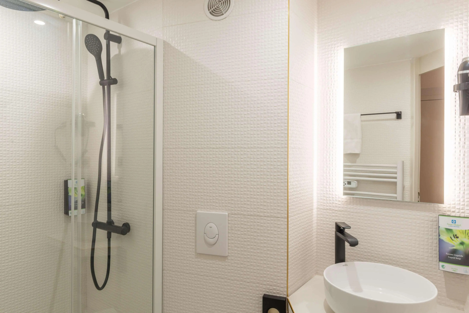 Отель The Originals Boutique, Hôtel Porte de Dieppe