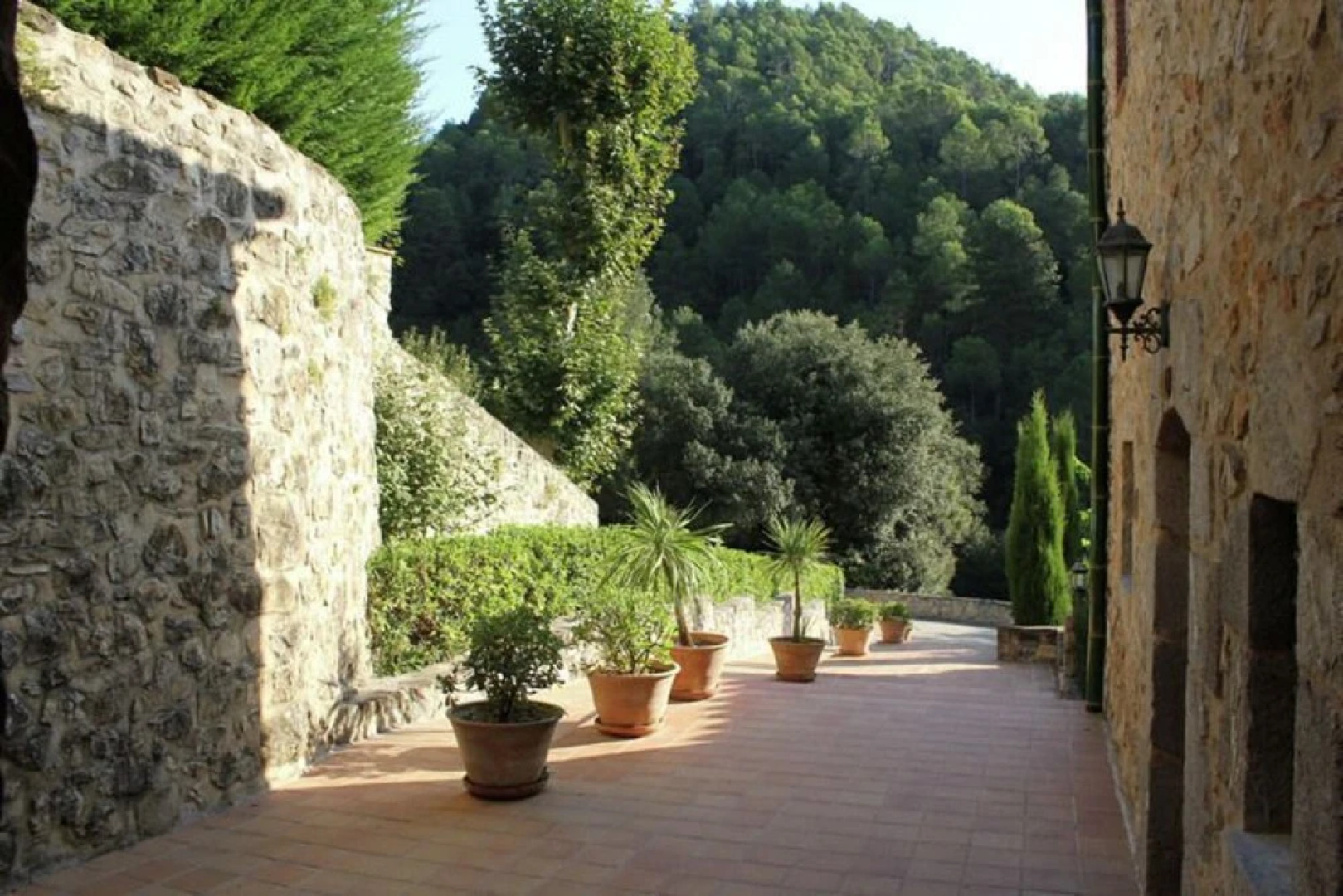 Modern Furnished Apartment Situated on the Ground Floor