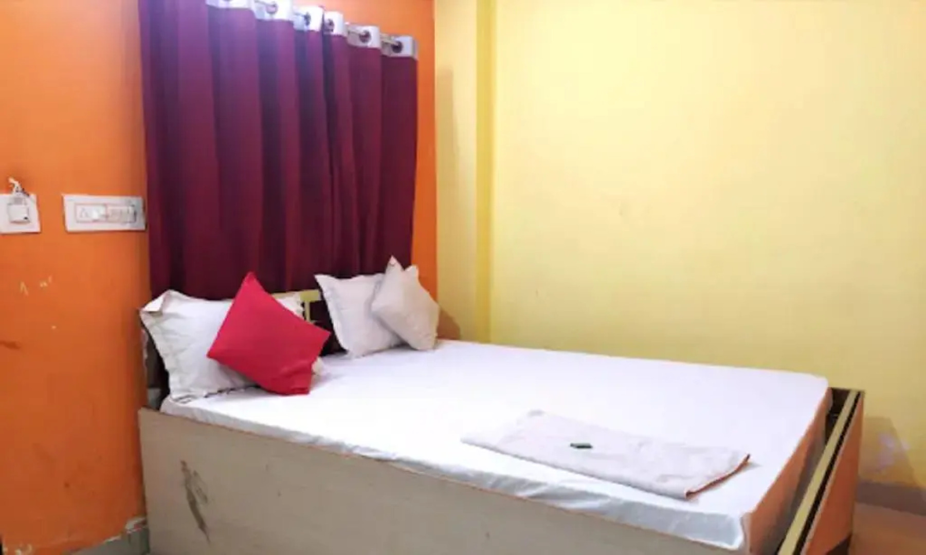 Trinayani Stay - 3 min Walk to Temple