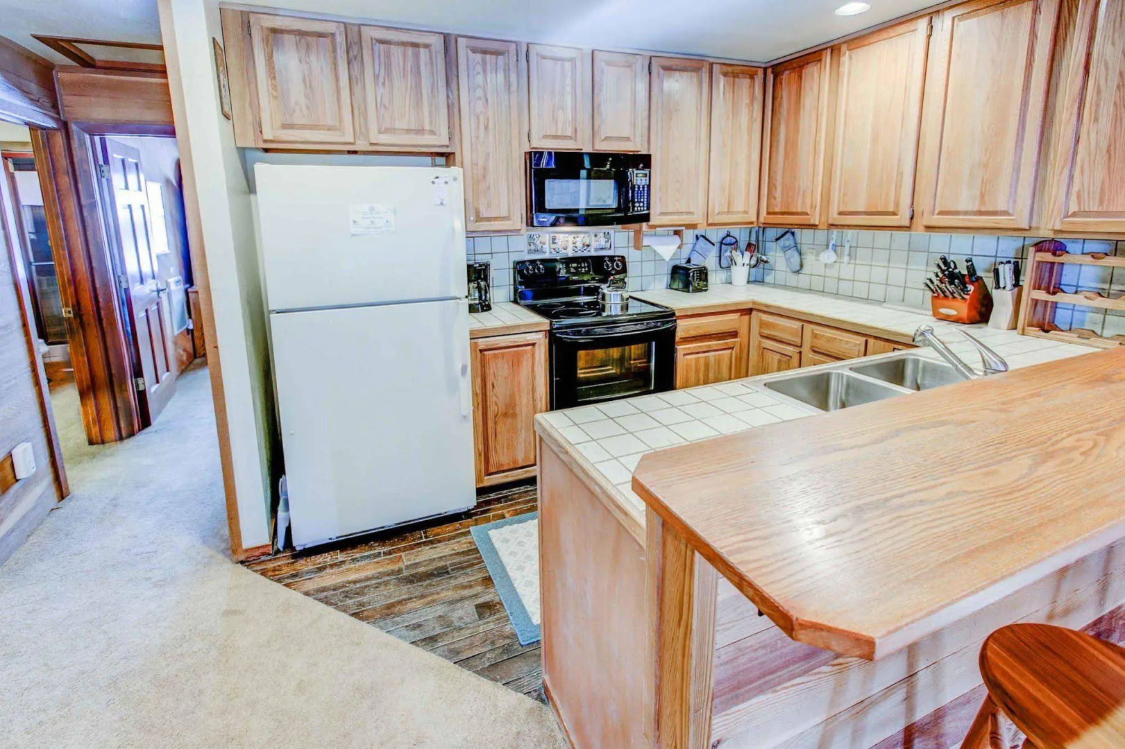 Canyon Ski & Racquet