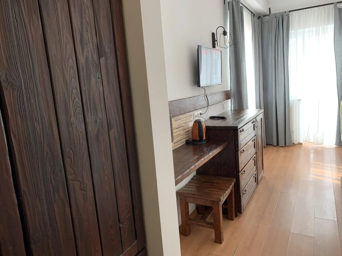 На Набережной