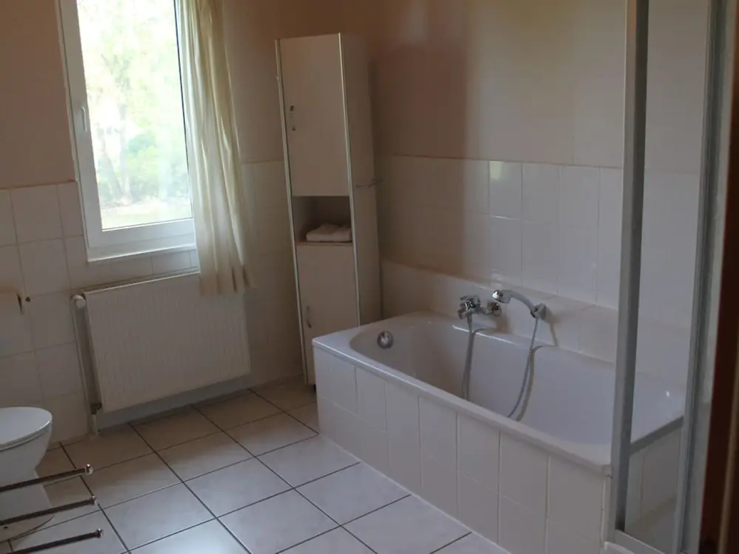 Luxuriose Ferienwohnung in Boddin mit Garten