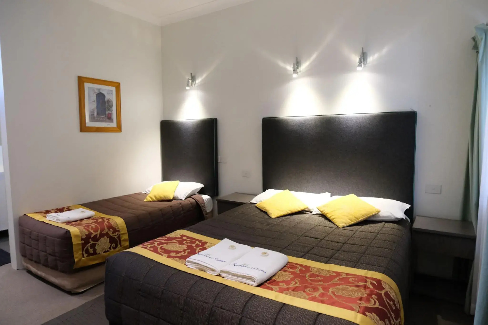 Sapphire Palms Motel