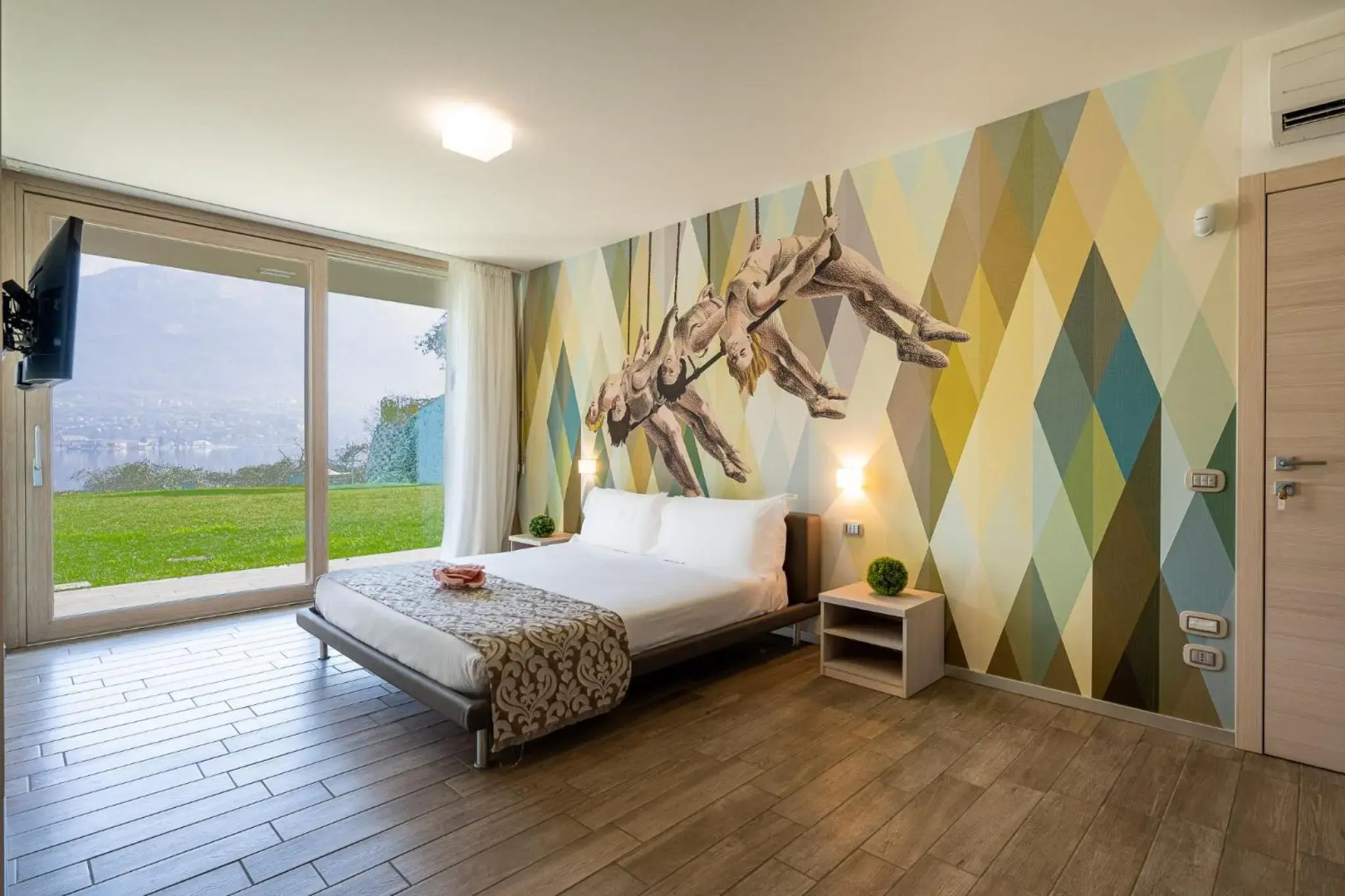 Villa Costanza-Private Seasonal Warm Pool and Sauna- Bellagio Village Residence