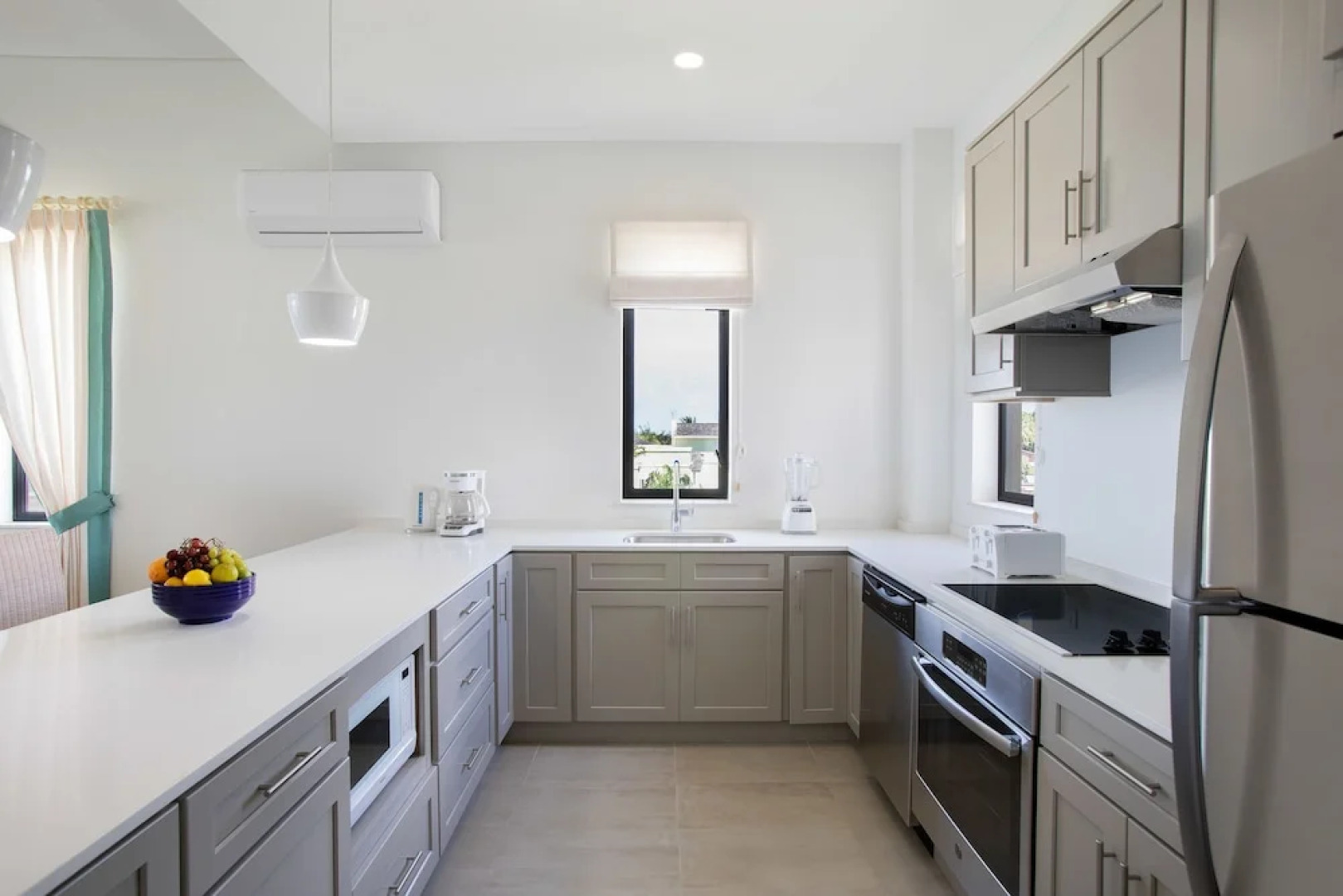 Villas & Suites at Beach View