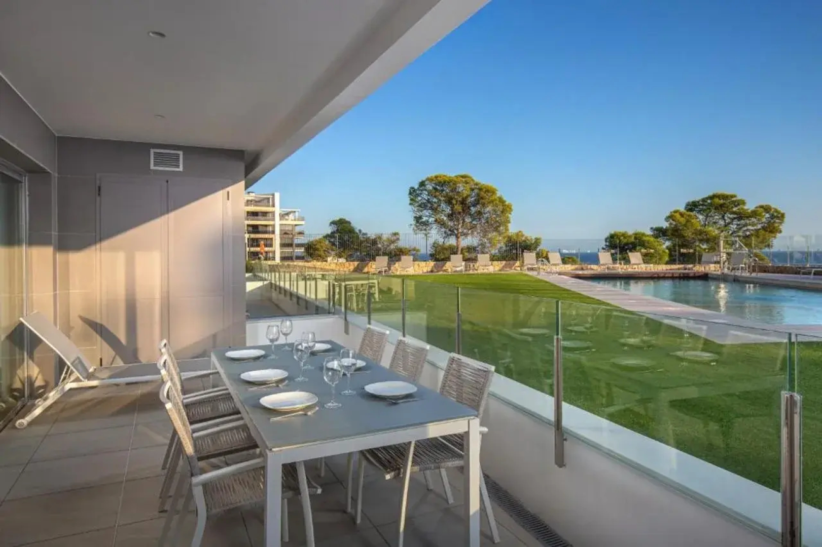 Blue Line Apartment Hotel