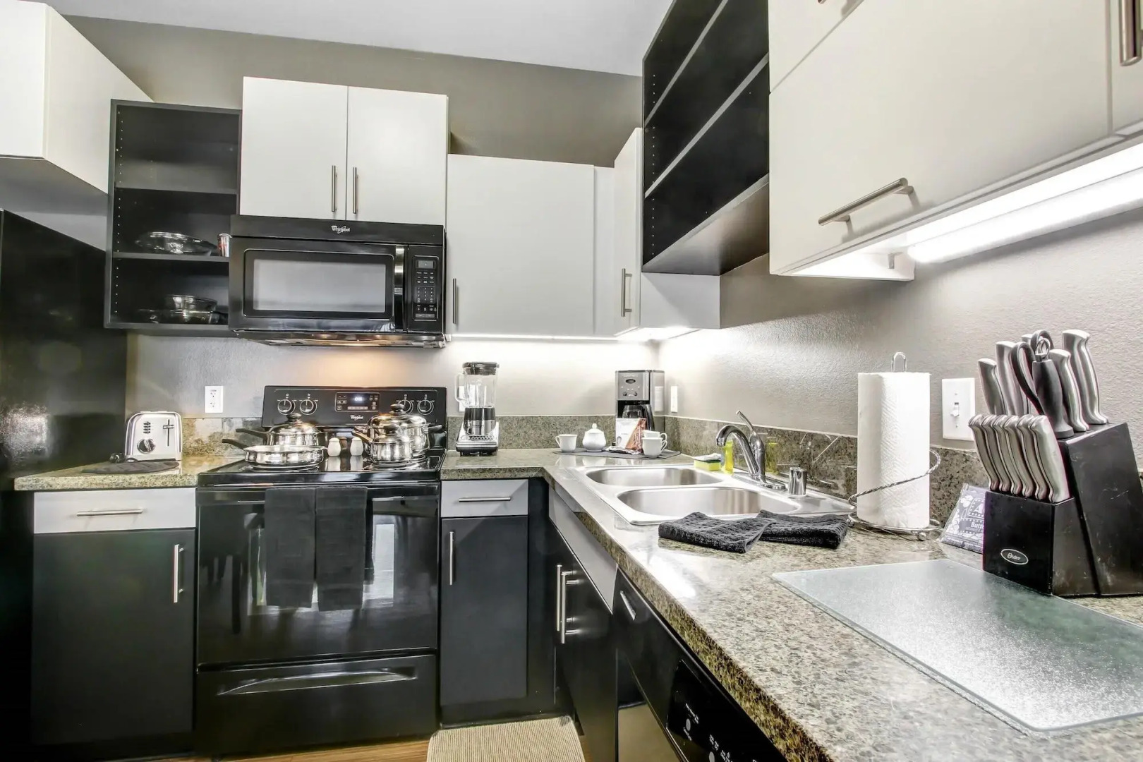 Global Luxury Suites at Marina Del Rey