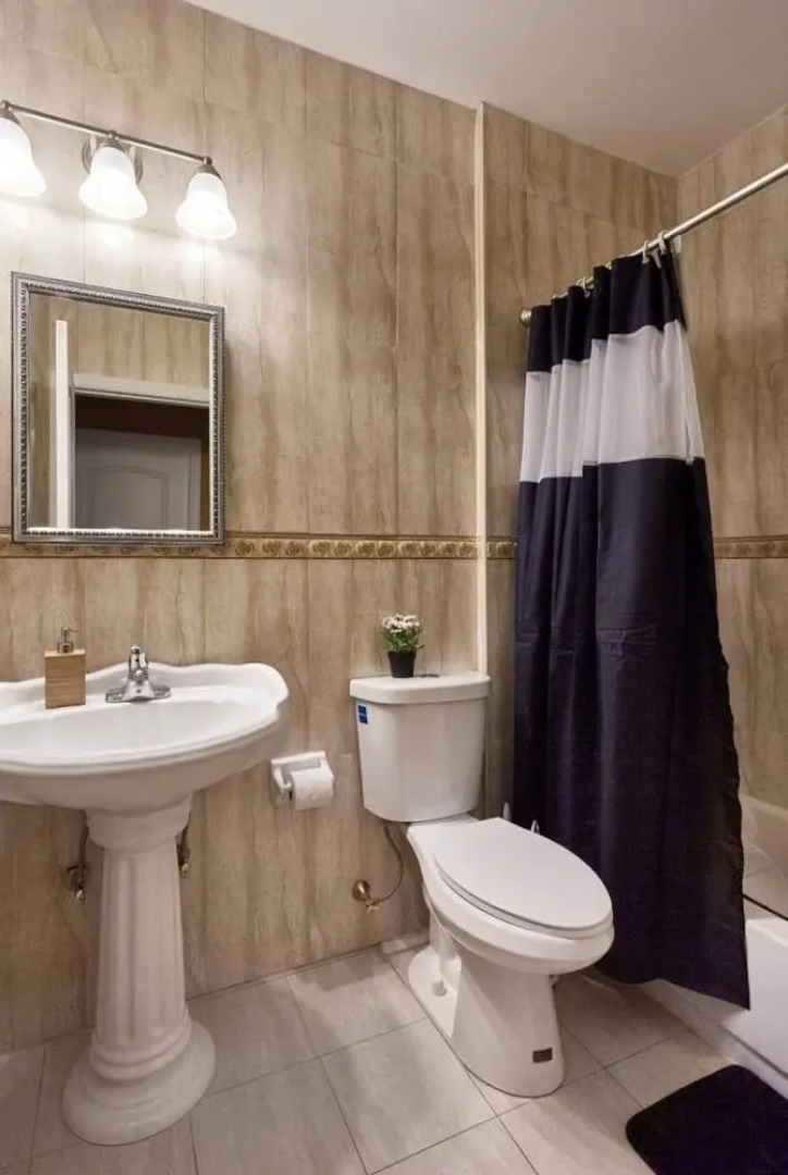 Bright, Spacious House!