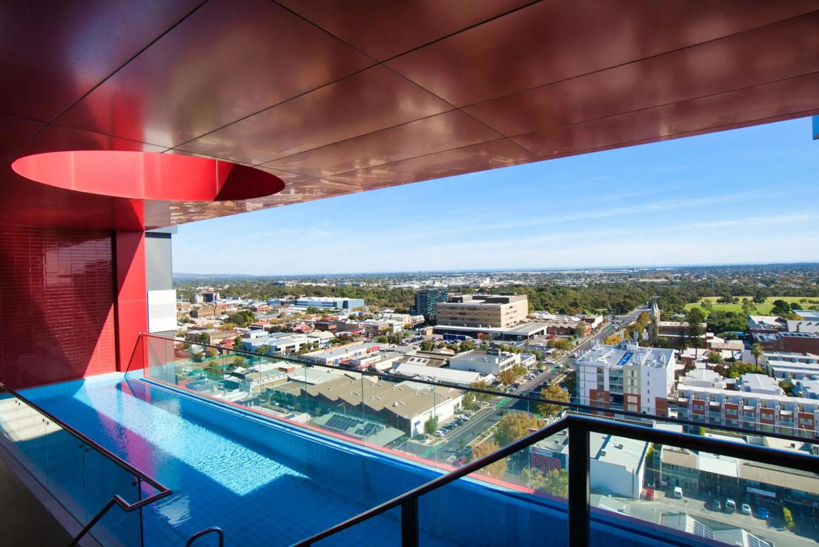 Luxury 2 Bedroom Apartment - Adelaide CBD