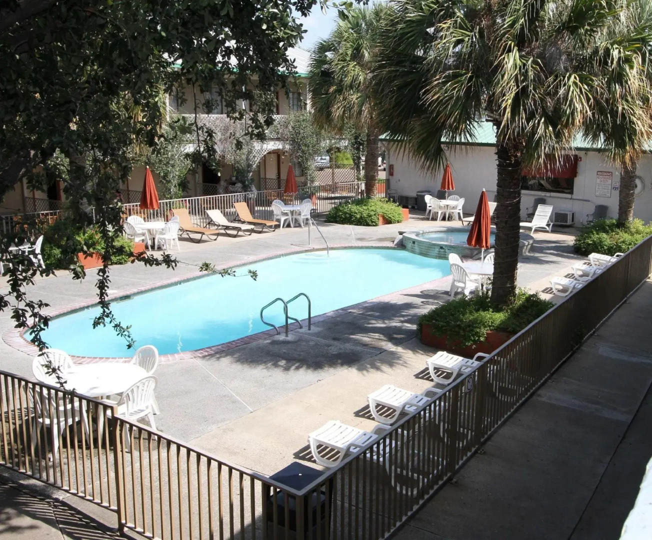 Family Garden Inn & Suites