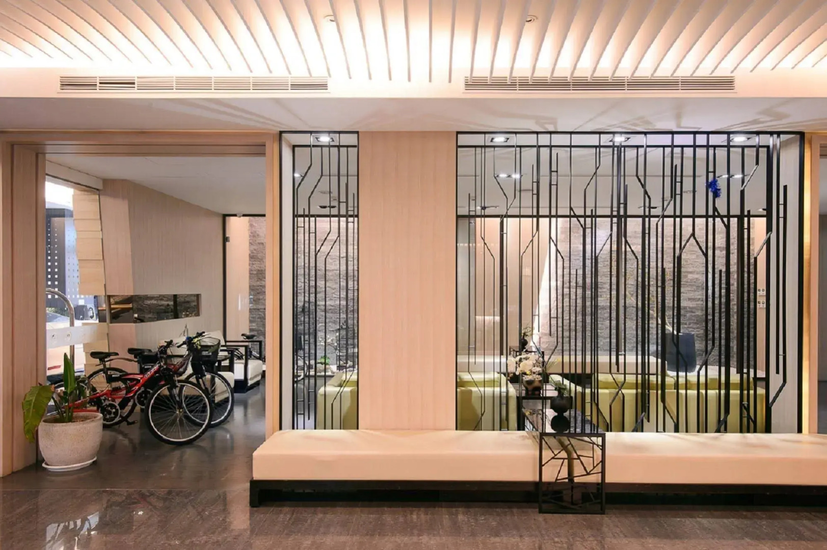 Kiwi Express Hotel - Kaohsiung Station